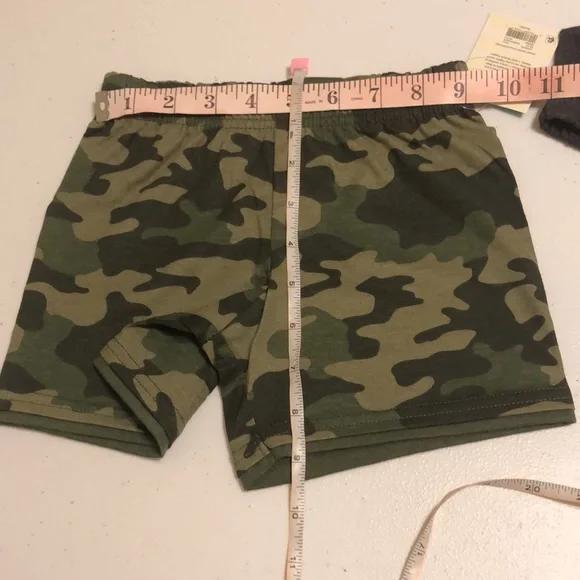 2 Garanimals Shorts 18 Months - Picture 3 of 12